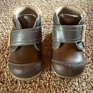 See Kai Run Size 5 Velcro Booties